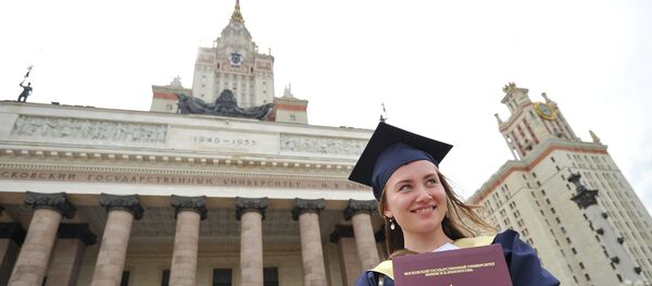 Вручение дипломов с отличием выпускникам МГУ им. М.В.Ломоносова - Sputnik Afrique