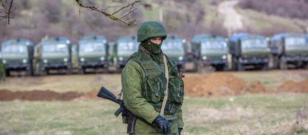 Военные в поселке Перевальное под Симферополем - Sputnik Afrique