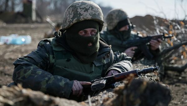 Members of the Ukrainian armed forces take their positions near Kurakhovo, not far from Donetsk March 11, 2015 - Sputnik Afrique