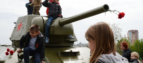 Празднование Дня Победы 9 мая в Донецке - Sputnik Afrique