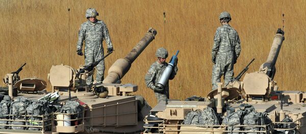 Soldiers from Company A, 3rd Battalion, 66th Armor conduct live-fire training with M1A1 Abrams tanks Soldiers from Company A, 3rd Battalion, 66th Armor conduct live-fire training with M1A1 Abrams tanks - Sputnik Afrique