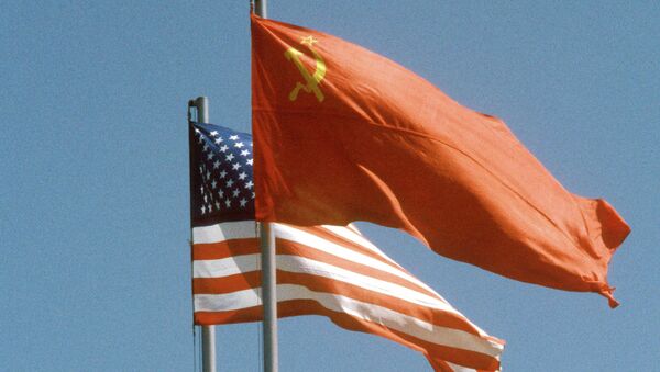 Флаги СССР и США - Sputnik Afrique