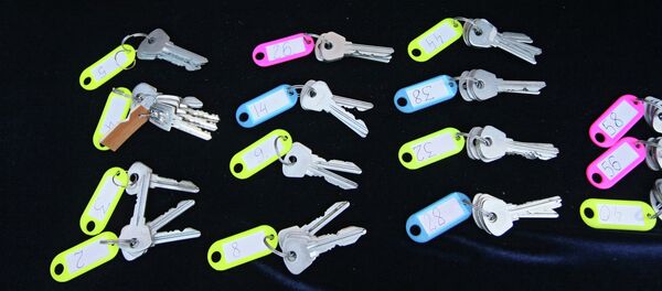 Вручение ключей от новых квартир молодым ученым - Sputnik Afrique