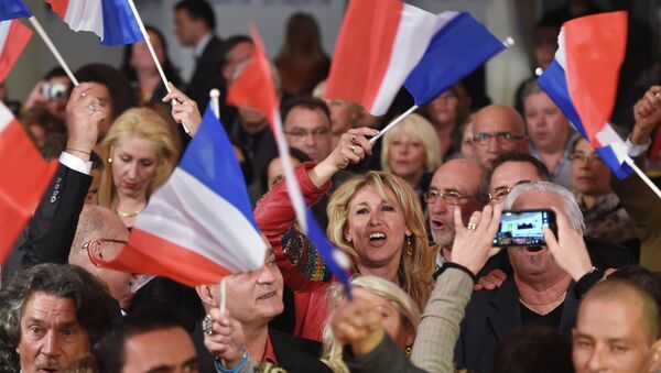 French far-right Front National (FN) party's supporters - Sputnik Afrique