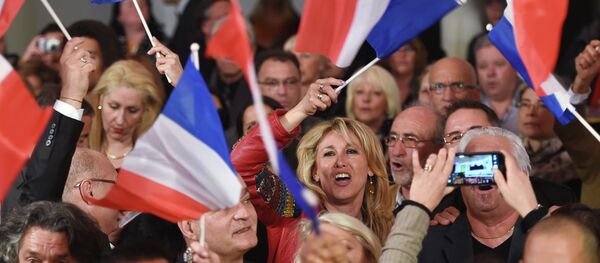 French far-right Front National (FN) party's supporters - Sputnik Afrique