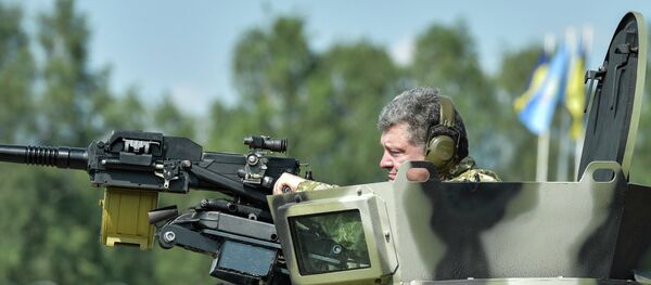 Петр Порошенко посетил Первую оперативную бригаду Национальной гвардии под Киевом - Sputnik Afrique