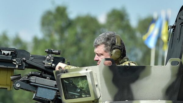 Петр Порошенко посетил Первую оперативную бригаду Национальной гвардии под Киевом - Sputnik Afrique