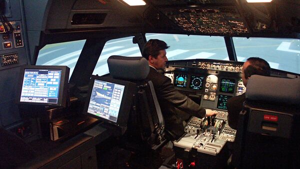 В кабине полнопилотажного тренажера самолета А320 - Sputnik Afrique