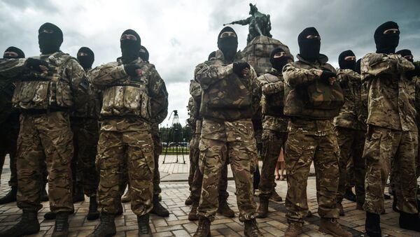 Des combattants d'un bataillon nationaliste ukrainien prête serment - Sputnik Afrique