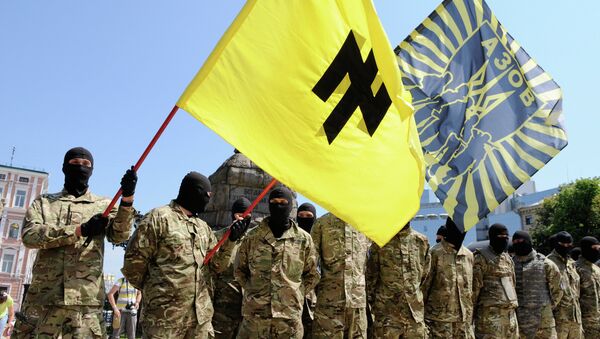 Бойцы батальона “Азов” приняли присягу в Киеве перед отправкой на Донбасс - Sputnik Afrique