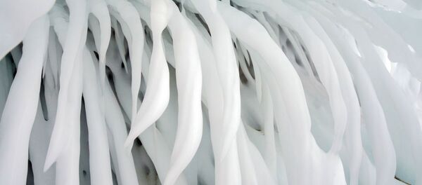 Сосульки на острове Ольхон на Байкале - Sputnik Afrique