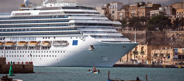 Круизный лайнер Costa Concordia - Sputnik Afrique