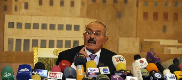 Yemen's Ex-president Ali Abdullah Saleh speaks to reporters during a press conference at the Presidential Palace in Sanaa, Yemen. File photo - Sputnik Afrique