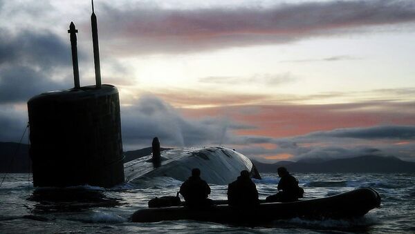 Royal Navy Submarine HMS Talent Conducts Surfacing Drills in Scotland - Sputnik Afrique