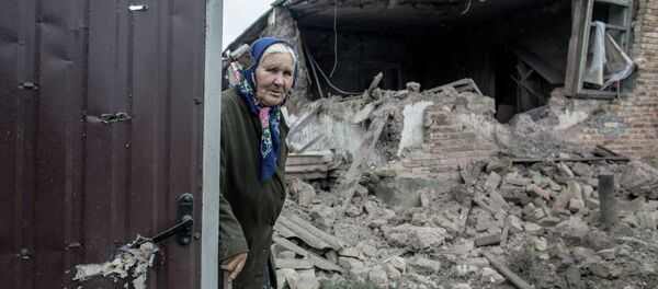 Разрушения после артобстрела поселка Голубовка под Славянском - Sputnik Afrique