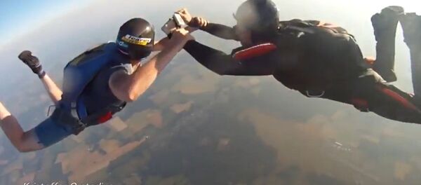 En chute libre En chute libre - Sputnik Afrique