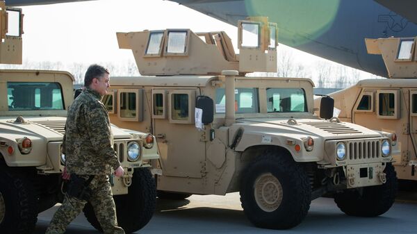 Des Humvee envoyés en Ukraine par les États-Unis (archives photo) - Sputnik Afrique