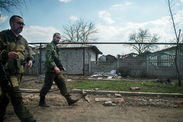 Nouveaux combats près de l'aéroport de Donetsk - Sputnik Afrique