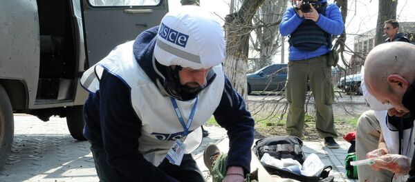 Журналист телеканала Звезда ранен в Донбассе - Sputnik Afrique