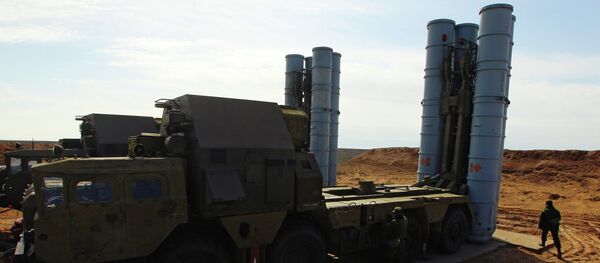 Разворачивание зенитно-ракетной системы С-300 Разворачивание зенитно-ракетной системы С-300 - Sputnik Afrique