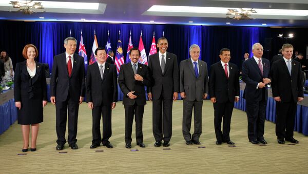 President Barack Obama meets with Trans-Pacific Partnership leaders during the APEC summit in Honolulu, Hawaii, Saturday, Nov. 12, 2011 - Sputnik Afrique