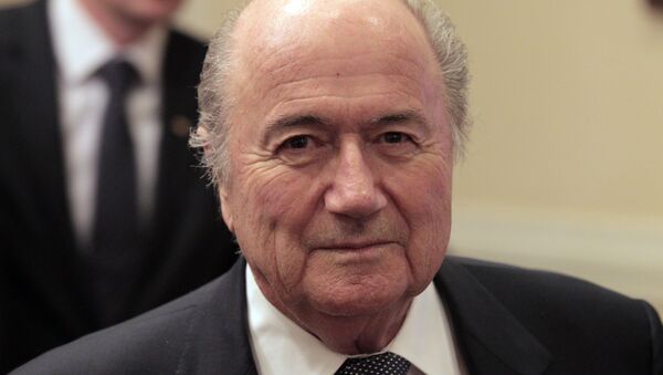FIFA President Joseph Blatter participating in the signing of a declaration granting Russia the official status of the FIFA 2018 World Cup host - Sputnik Afrique