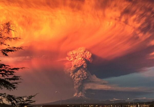 Eruption impressionnante du volcan Calbuco - Sputnik Afrique