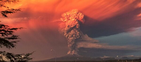 Eruption impressionnante du volcan Calbuco - Sputnik Afrique