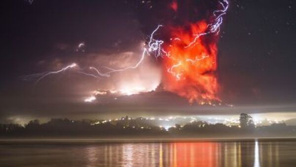 Извержение вулкана Кальбуко в Чили - Sputnik Afrique
