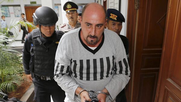 Death row inmate Serge Atlaoui of France arrives for signing documents for his judicial review at Tangerang District Court in Tangerang, Banten province April 1, 2015. - Sputnik Afrique