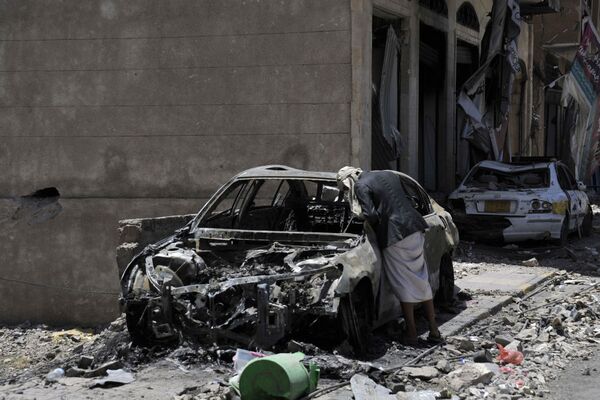 Sanaa bombardée par la coalition arabe - Sputnik Afrique