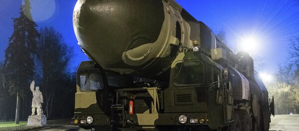 Траспортировка пусковой установки Тополь на ВДНХ - Sputnik Afrique