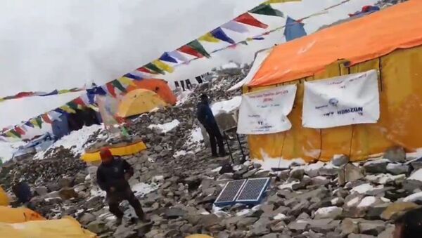 Séisme au Népal: une avalanche frappe les alpinistes - Sputnik Afrique