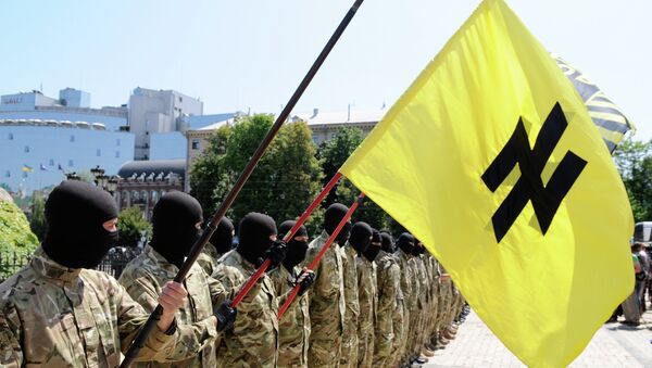 Бойцы батальона “Азов” приняли присягу в Киеве перед отправкой на Донбасс - Sputnik Afrique