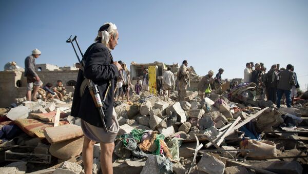 Destroyed houses after Saudi airstrikes near Sanaa Airport, Yemen - Sputnik Afrique