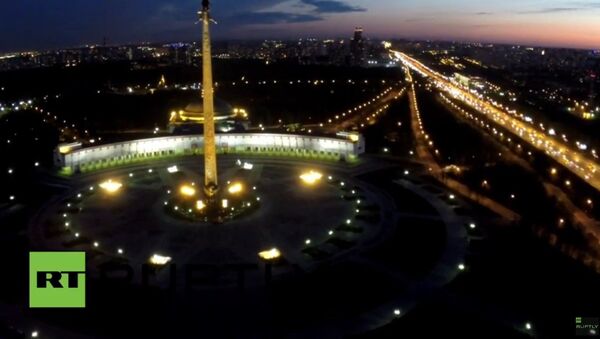 Moscou: les fontaines du Mont Pokolnnaïa filmées par un drone - Sputnik Afrique