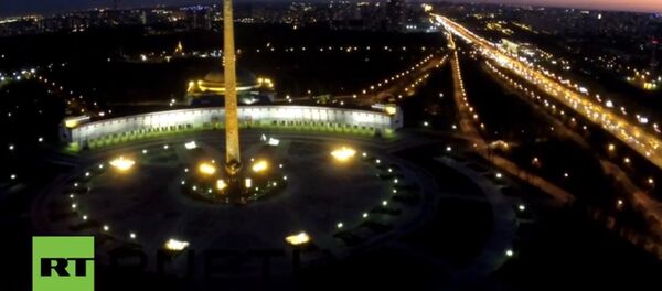 Moscou: les fontaines du Mont Pokolnnaïa filmées par un drone - Sputnik Afrique