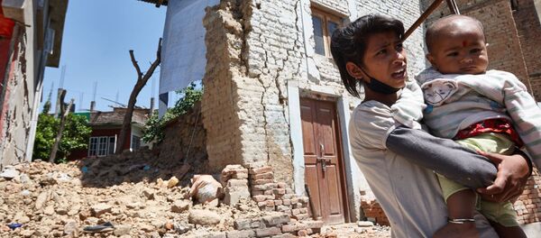 Népal: déblaiement des décombres et évacuation des victimes - Sputnik Afrique