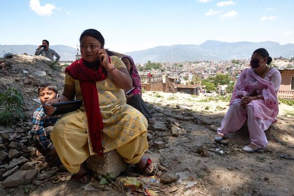 Népal: déblaiement des décombres et évacuation des victimes - Sputnik Afrique