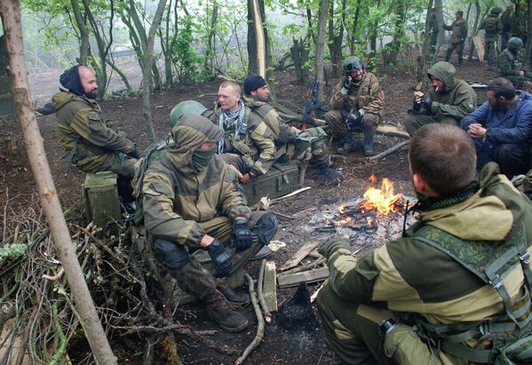 Ukraine: exercices du bataillon motorisé Vikings des insurgés  de Donetsk - Sputnik Afrique