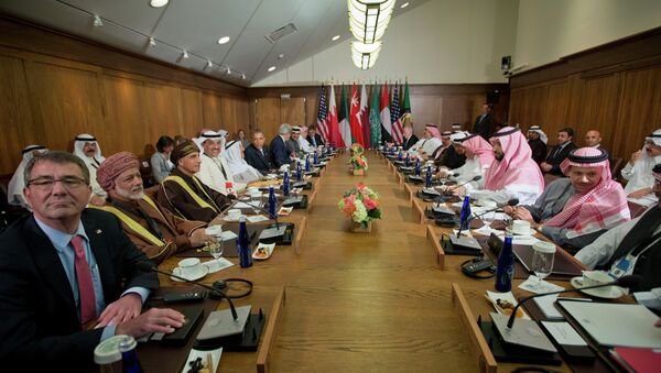 President Barack Obama, center left, meets with Gulf Cooperation Council leaders and delegations at Camp David, Md., Thursday, May 14, 2015. - Sputnik Afrique