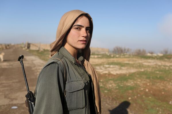 Femmes dans l'armée kurde - Sputnik Afrique
