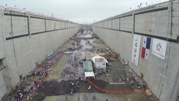 Panama: des milliers de visiteurs ont pu marcher sur le fond du canal - Sputnik Afrique