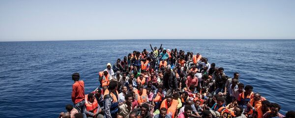 Migrants au large de la Libye, en 2015 - Sputnik Afrique