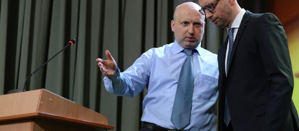 Премьер Украины А.Яценюк и спикер Рады А.Турчинов на первом съезде новой партии Народный фронт - Sputnik Afrique