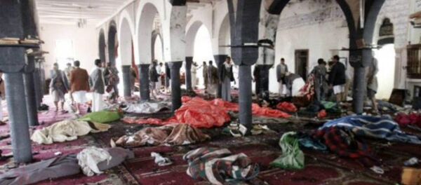 Many casualties cover the floor following mosque bombing in Qatif in Saudi Arabia - Sputnik Afrique