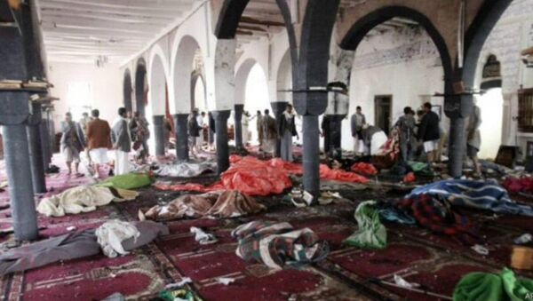 Many casualties cover the floor following mosque bombing in Qatif in Saudi Arabia - Sputnik Afrique