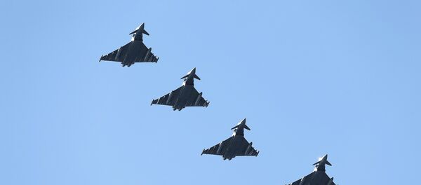 Four British Eurofighter Typhoons from the Royal Air Force arrive at Bodoe Main Air Station on the first day of the NATO Arctic Challenge Exercise, May 25, 2015 - Sputnik Afrique