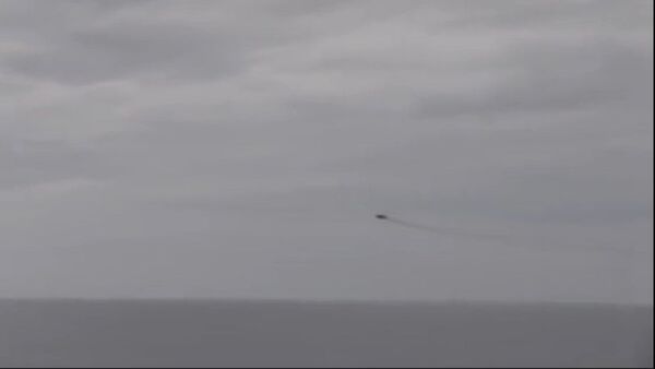 Un chasseur russe survole un destroyer US - Sputnik Afrique