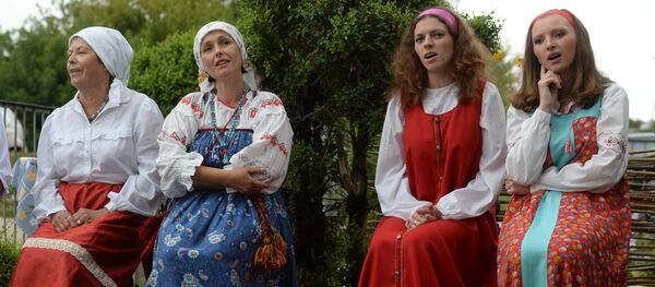 Православные христиане отмечают Яблочный Спас - Sputnik Afrique